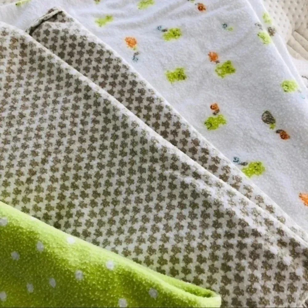 Bundle of 5 baby towels receiving towels m…